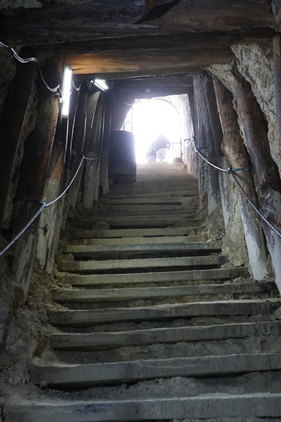 Escalera de salida del Museo del Socavon Oruro Bolivia Mario Trotamundos