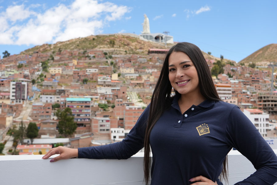 Voces del Carnaval de Oruro - Presentadora TV y danzante Cocani Natilena Blanco